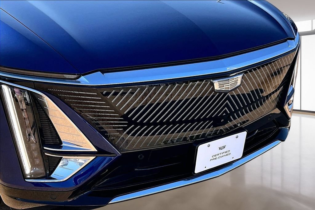 Certified 2024 Cadillac Lyriq Luxury AWD/4WD image 30