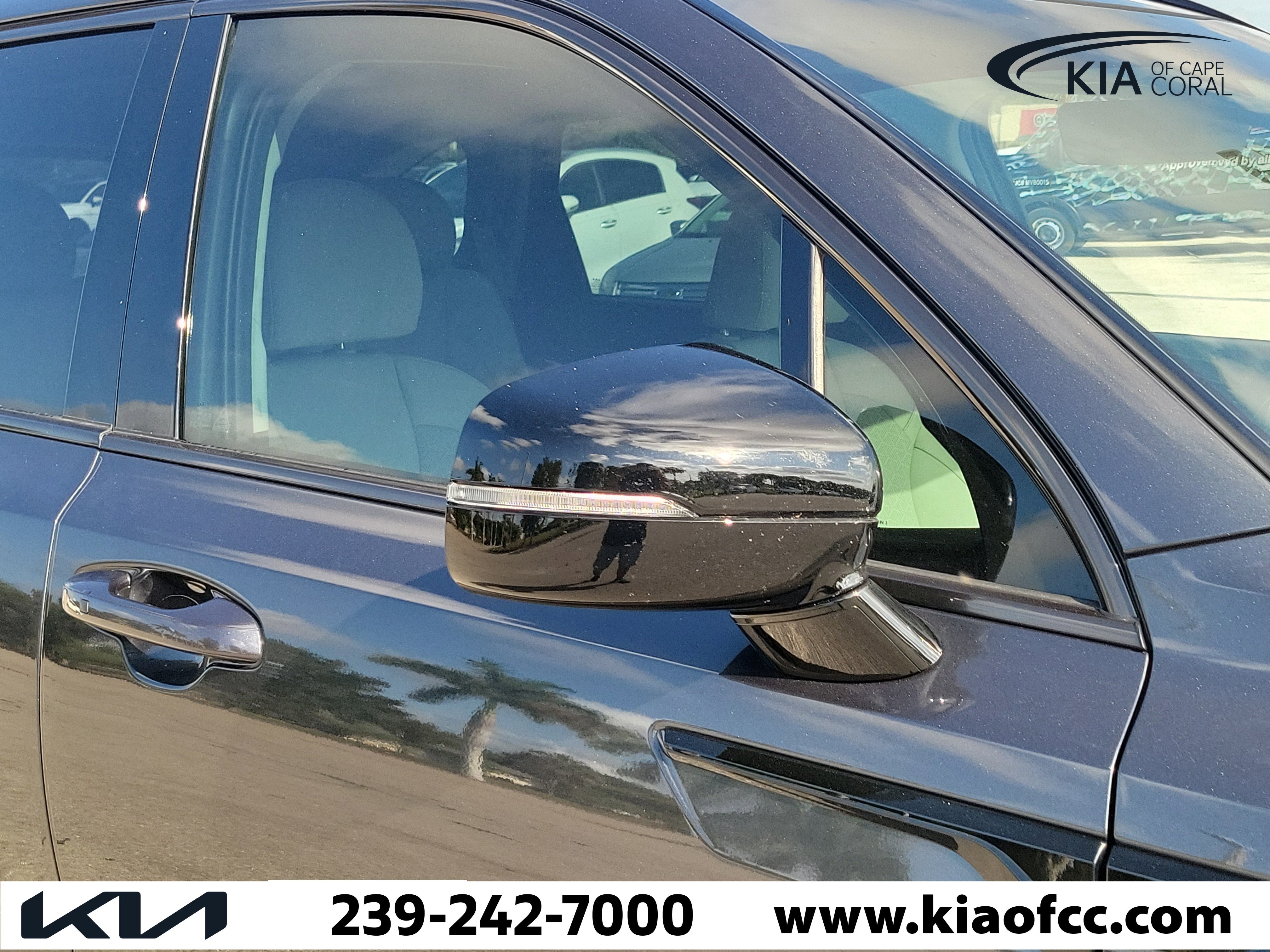 Certified 2023 Kia Sorento SX FWD image 8