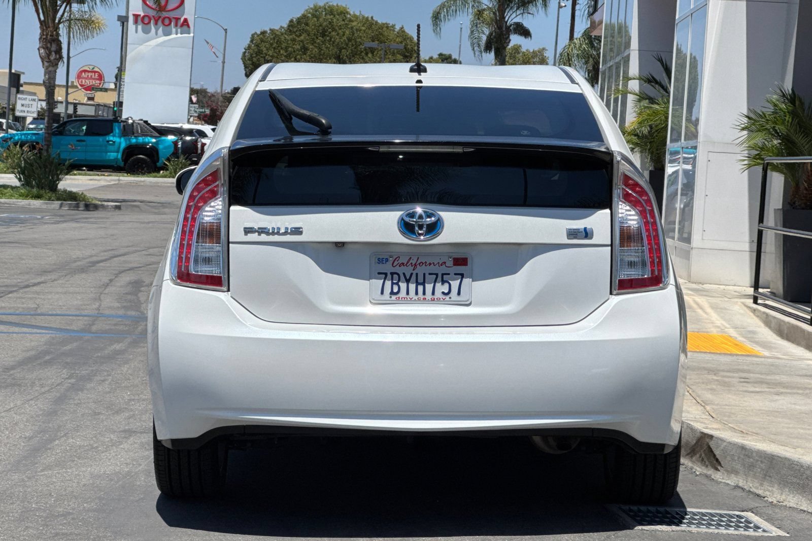 Used 2013 Toyota Prius Five FWD image 6