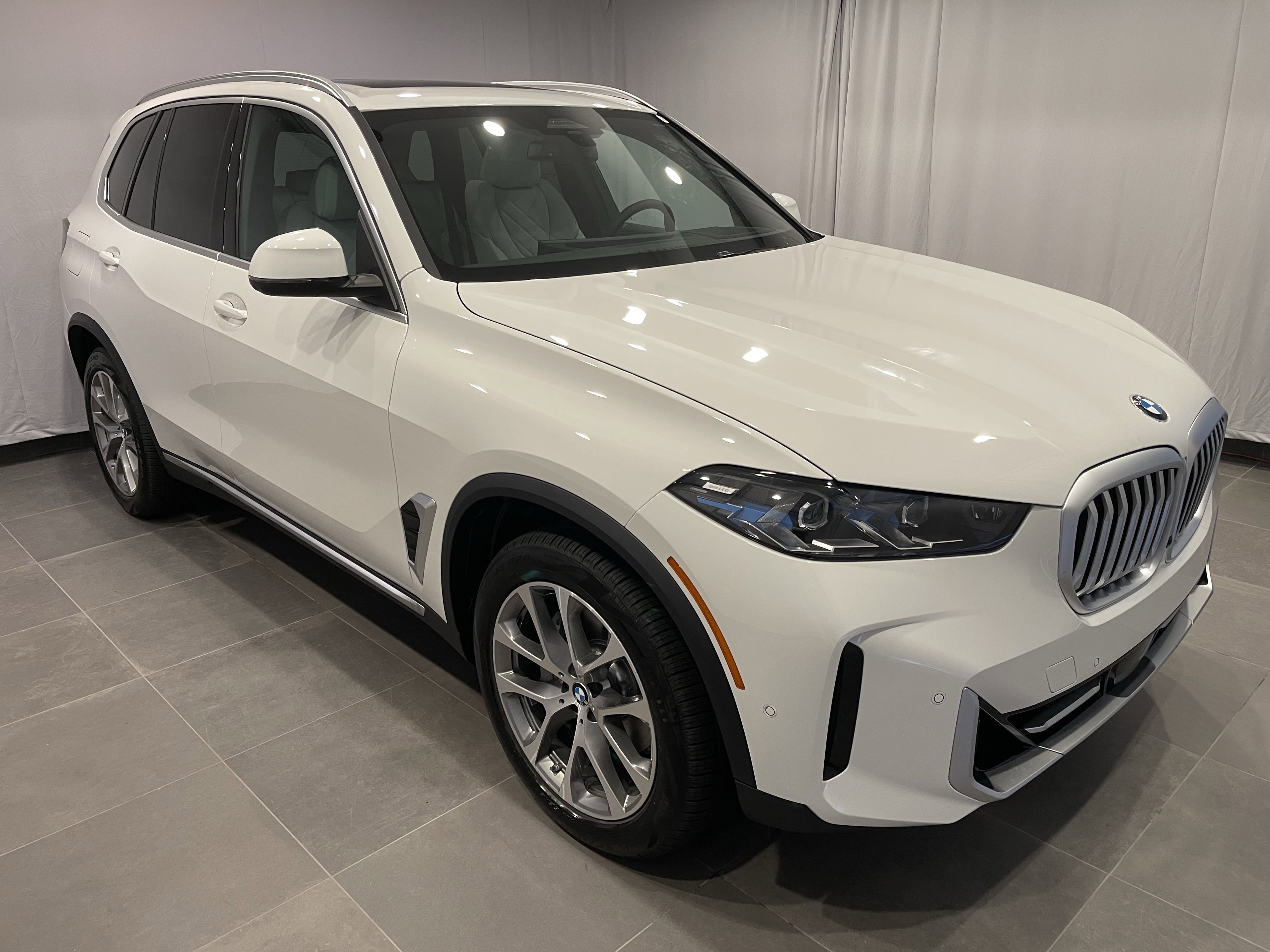 New 2026 BMW X5 xDrive40i w/ Premium Package AWD/4WD image 3