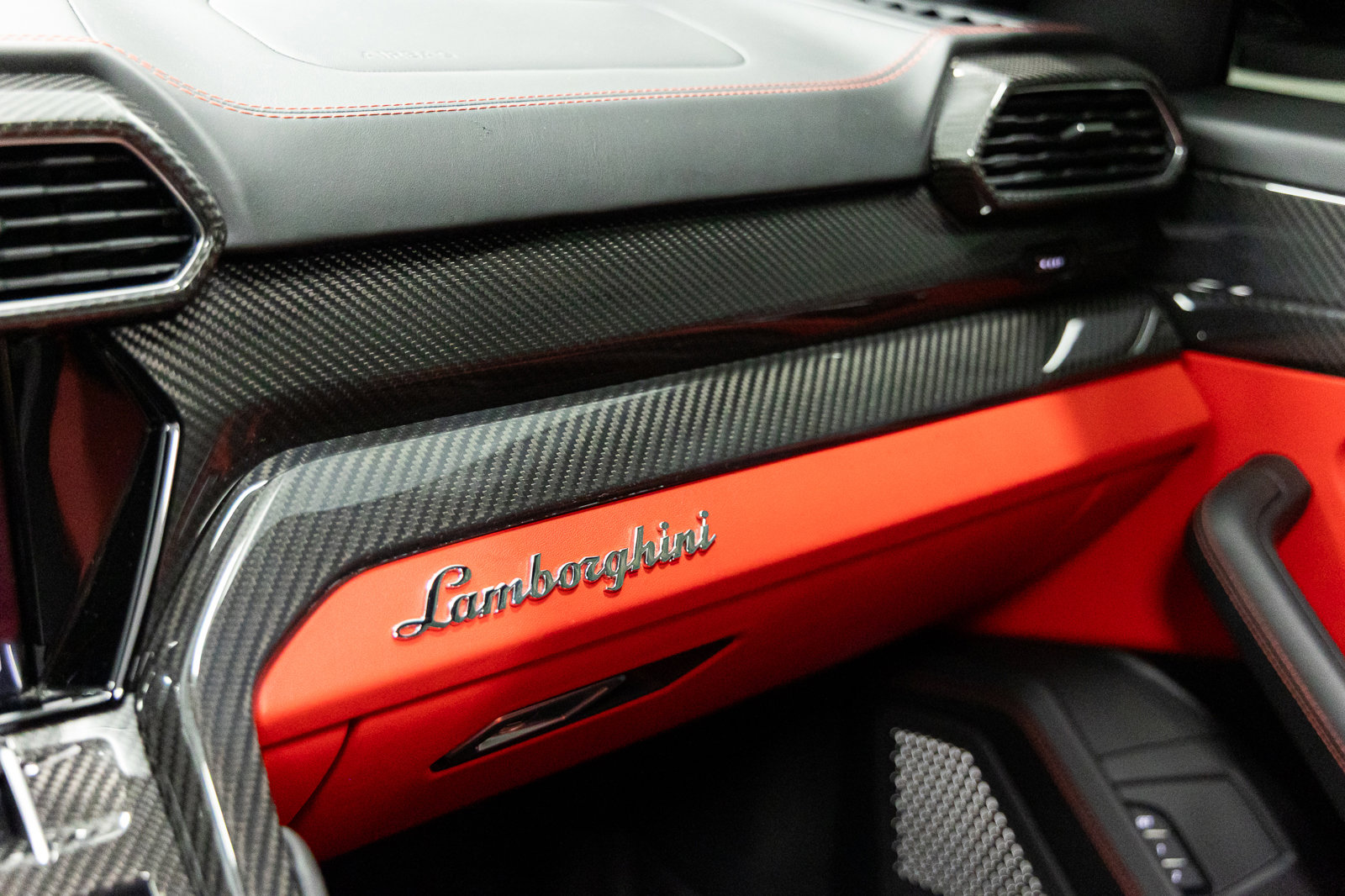 Used 2021 Lamborghini Urus image 26