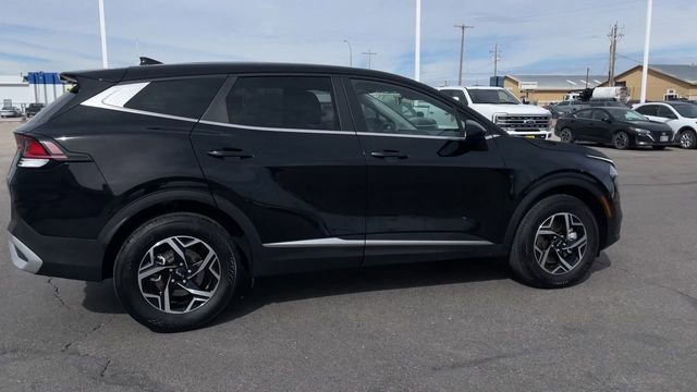 Used 2025 Kia Sportage LX image 2