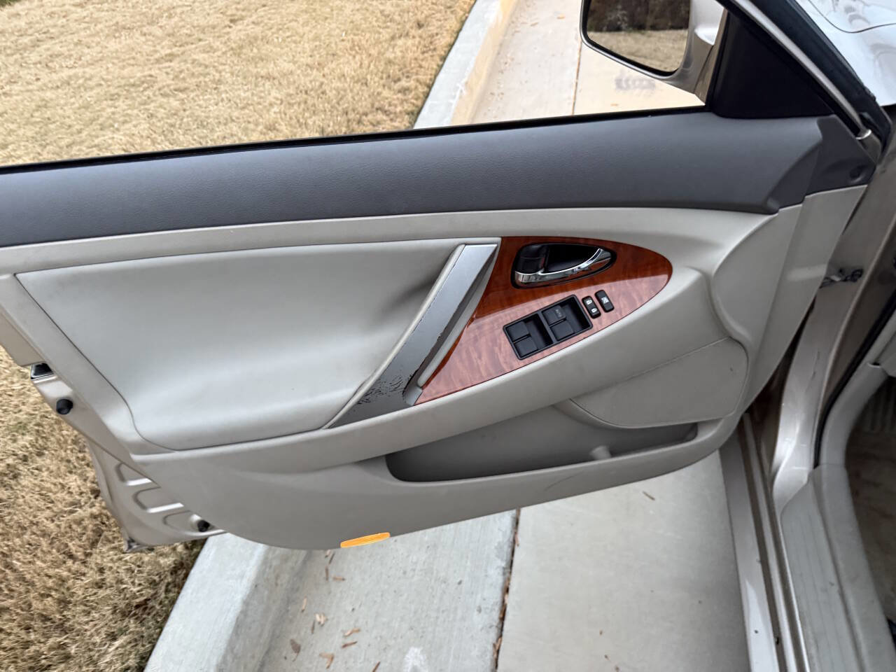 Used 2009 Toyota Camry XLE image 9