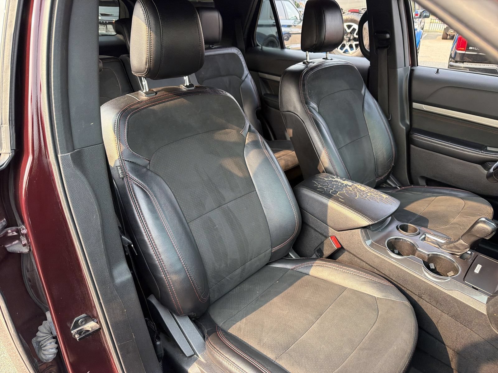 Used 2019 Ford Explorer XLT w/ Equipment Group 202A FWD image 21