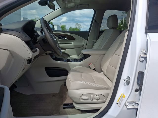 Used 2020 GMC Terrain Denali w/ Denali Premium Package AWD/4WD image 15