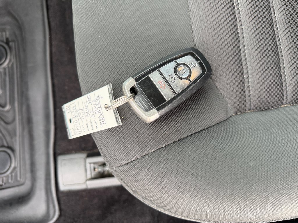 Used 2017 Ford Fusion SE w/ Fusion SE Technology Package FWD image 32