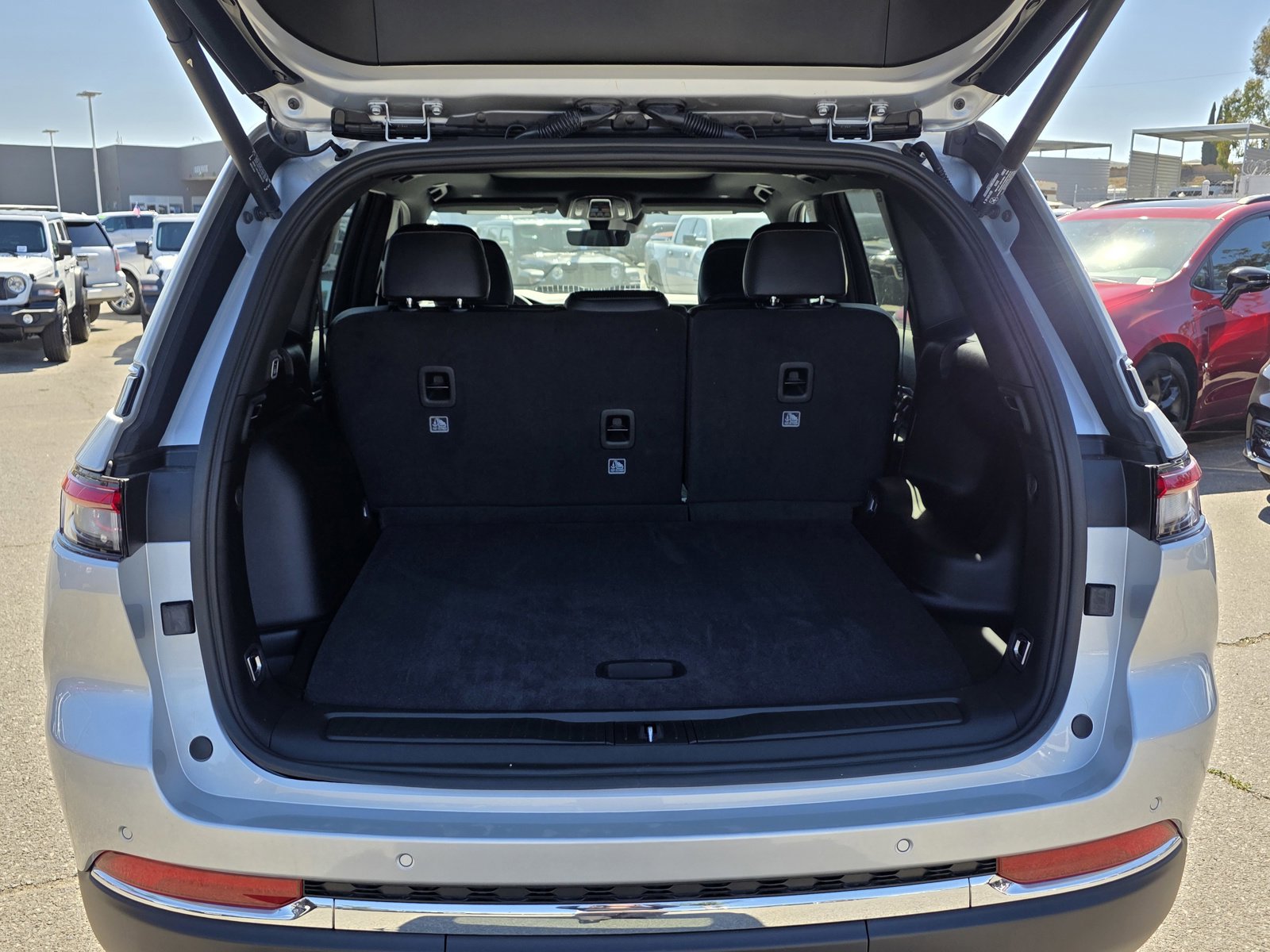 New 2025 Jeep Grand Cherokee Limited image 14