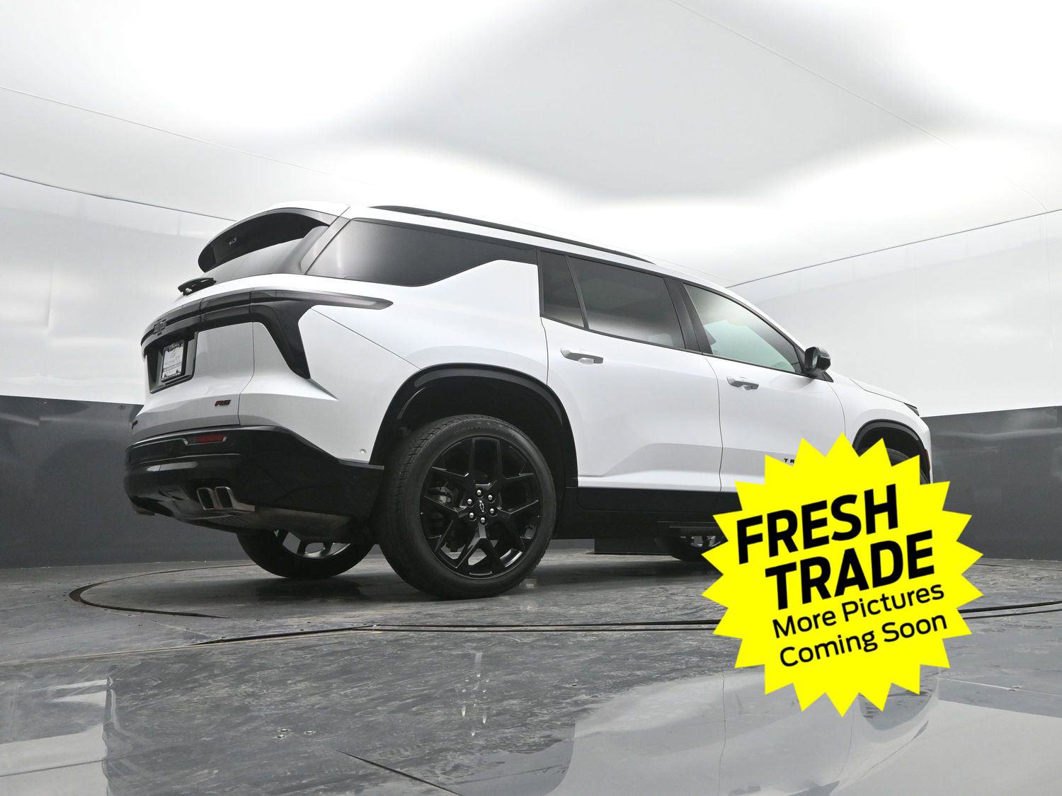 Used 2024 Chevrolet Traverse RS image 41