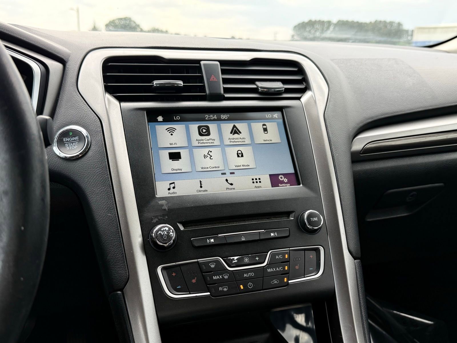 Used 2017 Ford Fusion SE w/ Equipment Group 602A FWD image 33