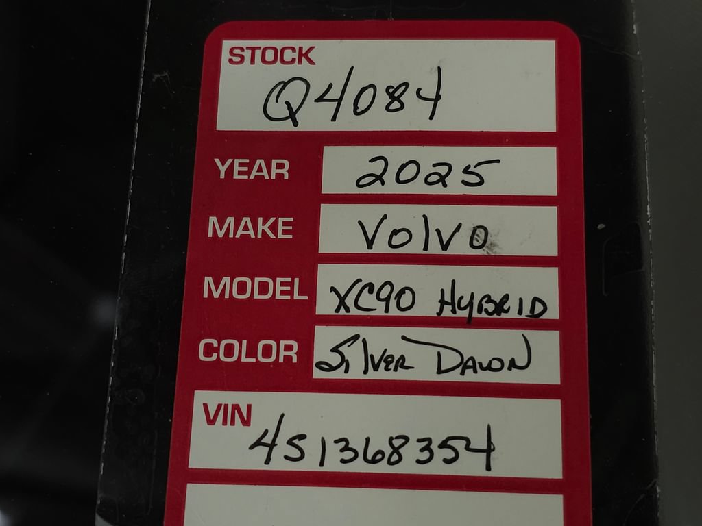 Certified 2025 Volvo XC90 B5 Plus AWD/4WD image 41