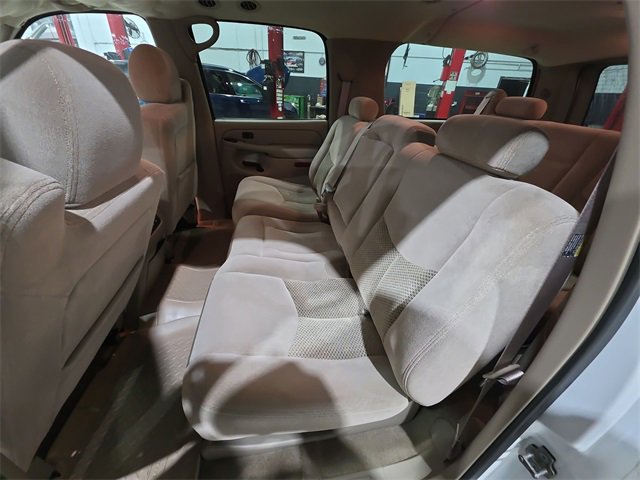Used 2004 Chevrolet Suburban LS image 22