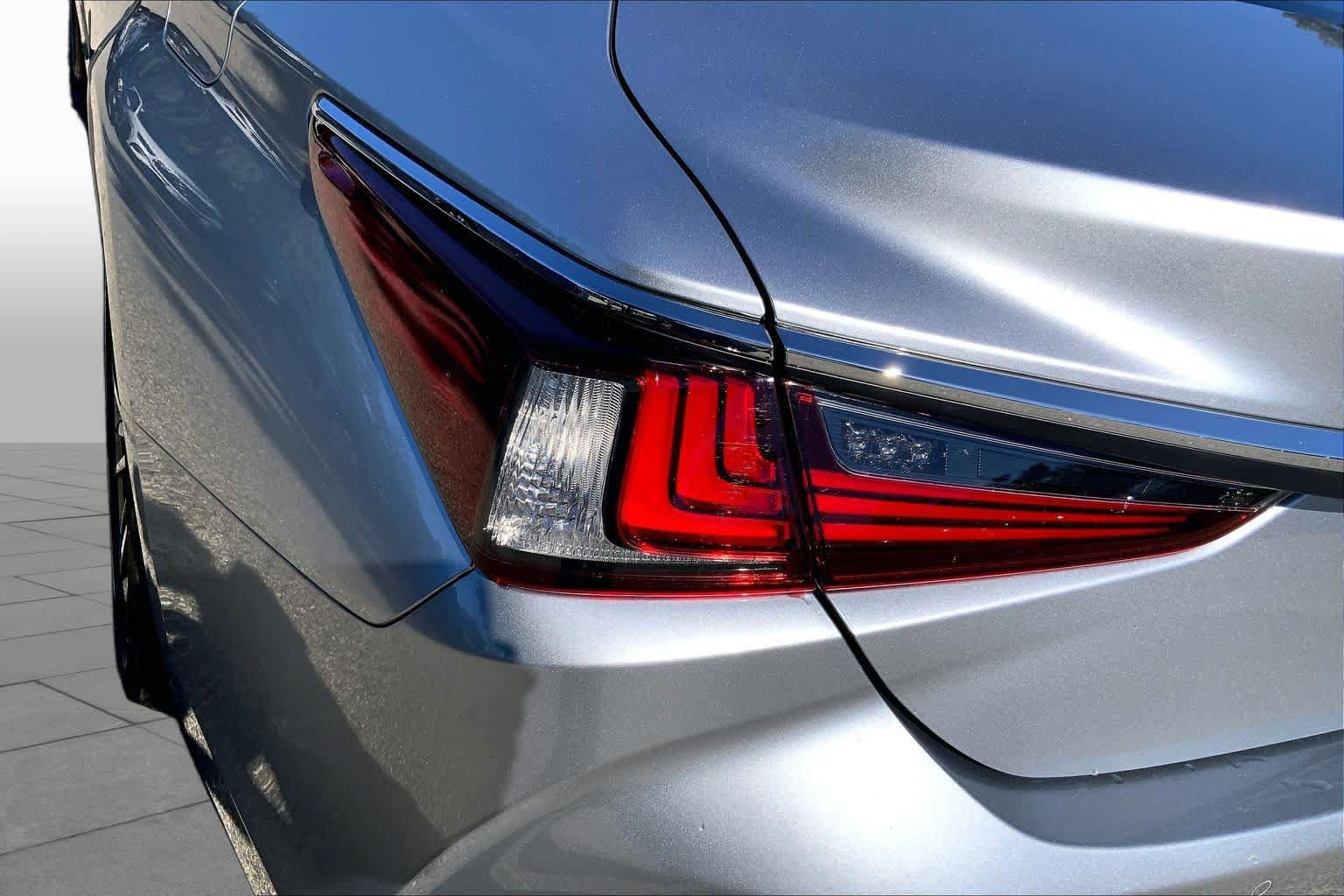 Used 2025 Lexus ES 350 w/ Premium Package FWD image 28