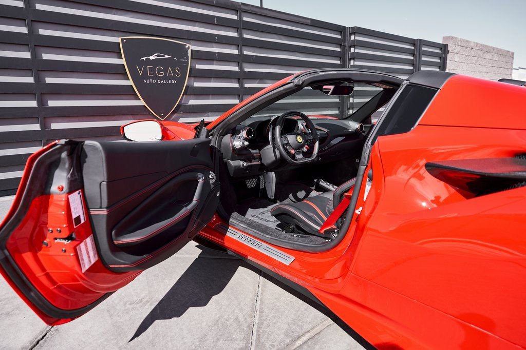 Used 2022 Ferrari F8 Tributo image 39