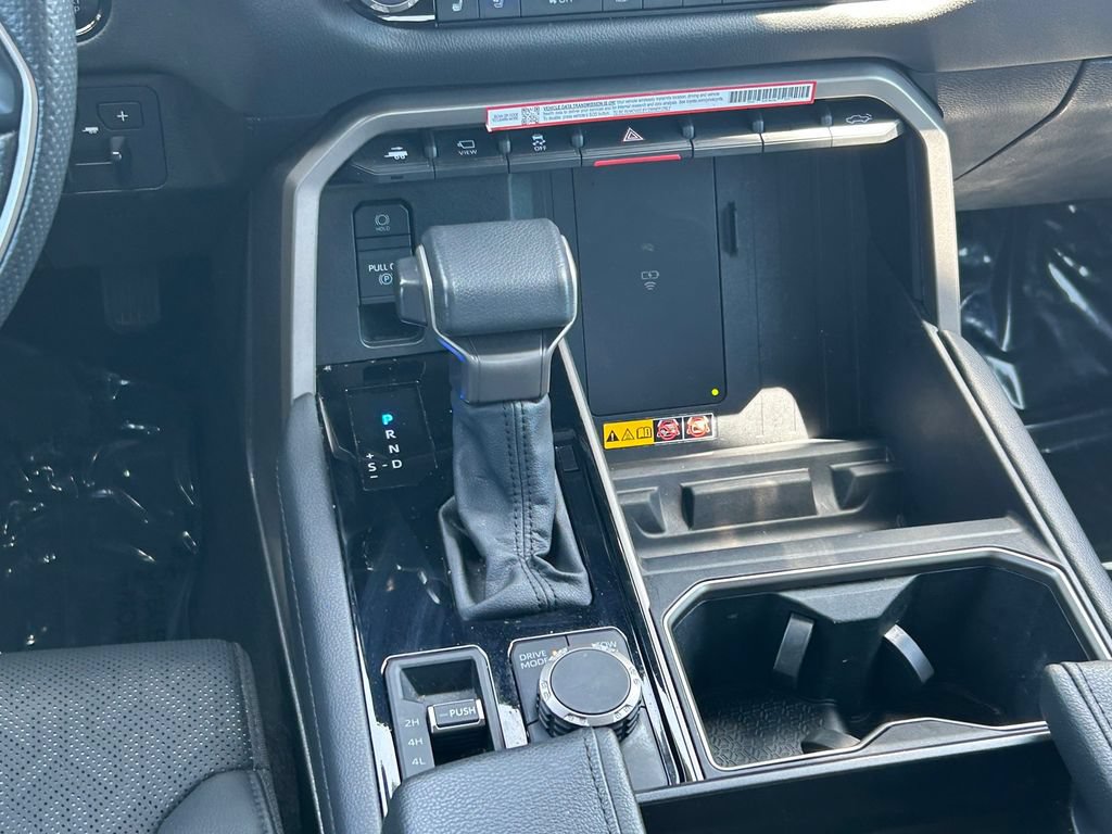 Used 2025 Toyota Tundra Limited AWD/4WD image 22