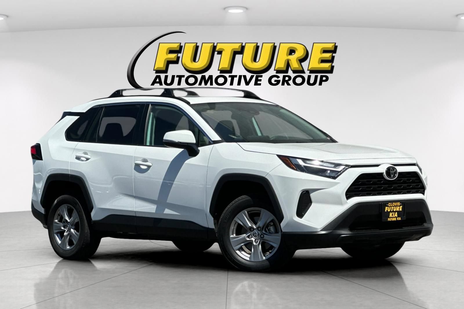 Used 2024 Toyota RAV4 XLE w/ Convenience Package FWD image 1