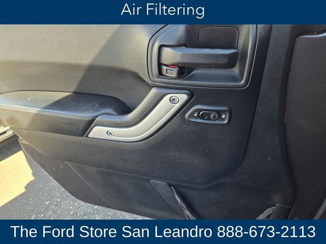 Used 2016 Jeep Wrangler Unlimited Rubicon image 26