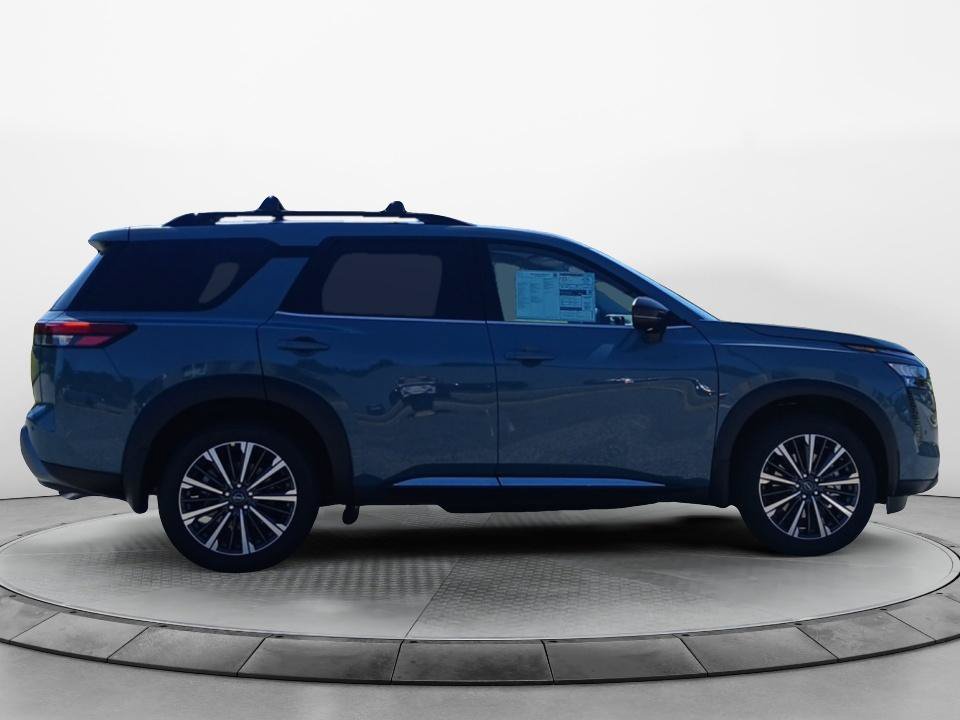 New 2026 Nissan Pathfinder Platinum FWD image 8