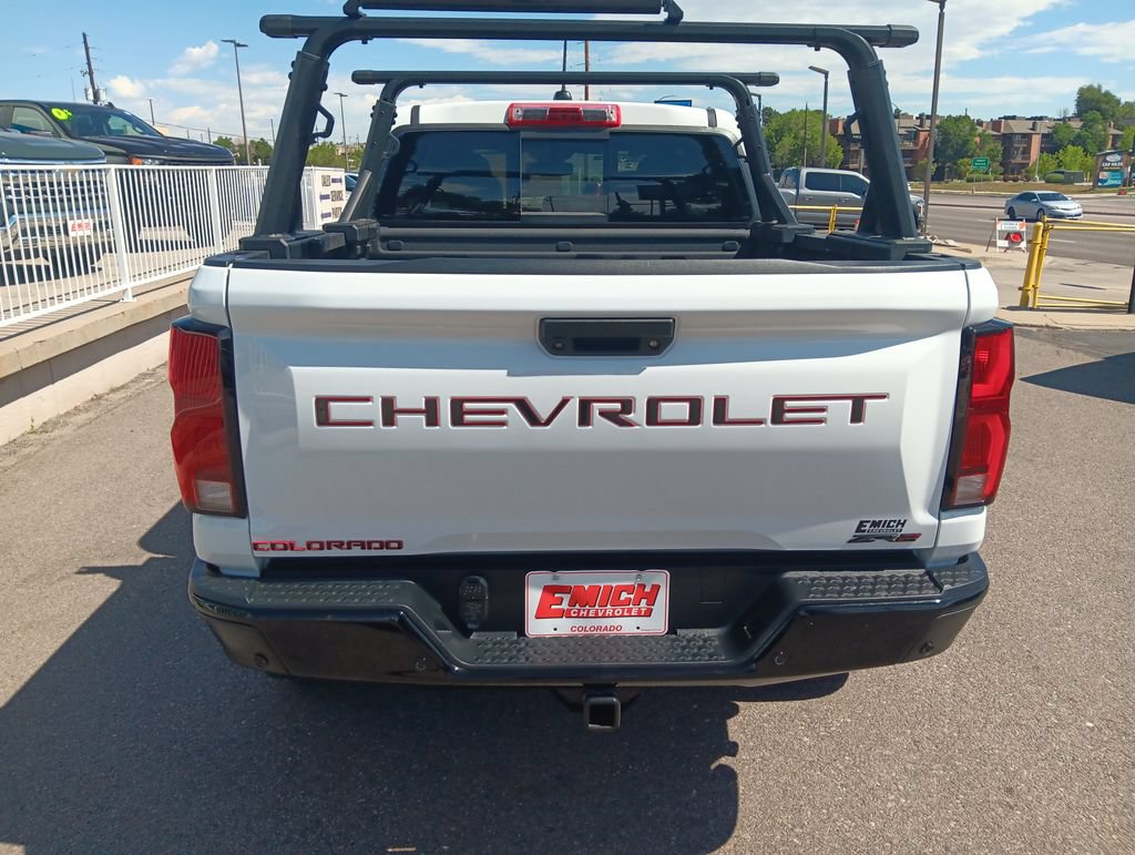 Used 2025 Chevrolet Colorado ZR2 w/ Technology Package AWD/4WD image 4