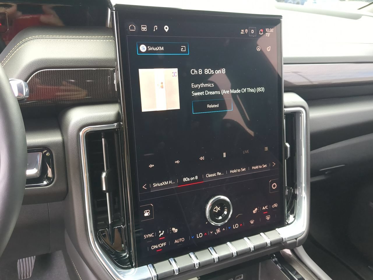 Used 2025 GMC Yukon Elevation AWD/4WD image 13