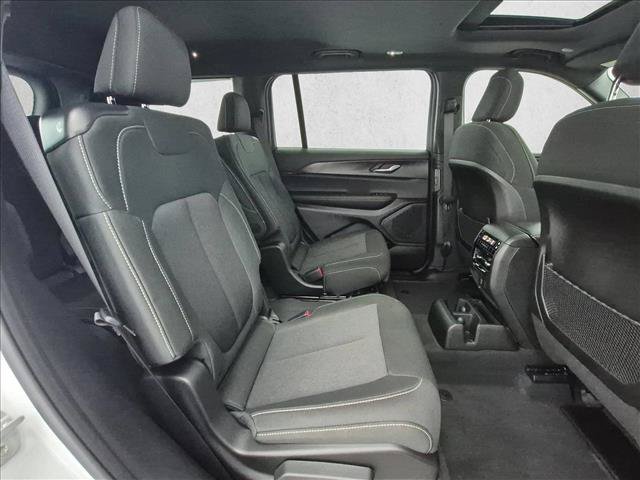 Used 2025 Jeep Grand Cherokee L Laredo w/ Luxury Tech Group I RWD image 21