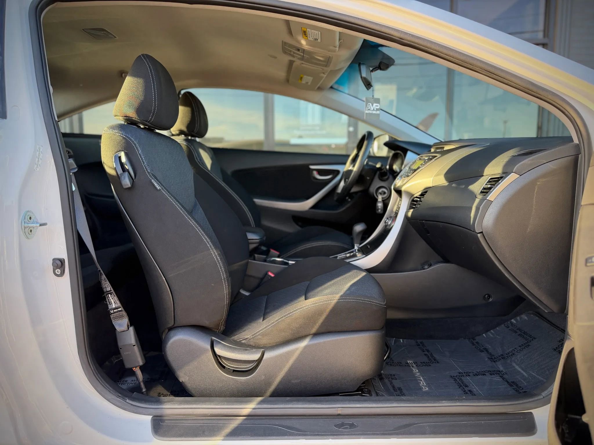 Used 2013 Hyundai Elantra FWD image 14