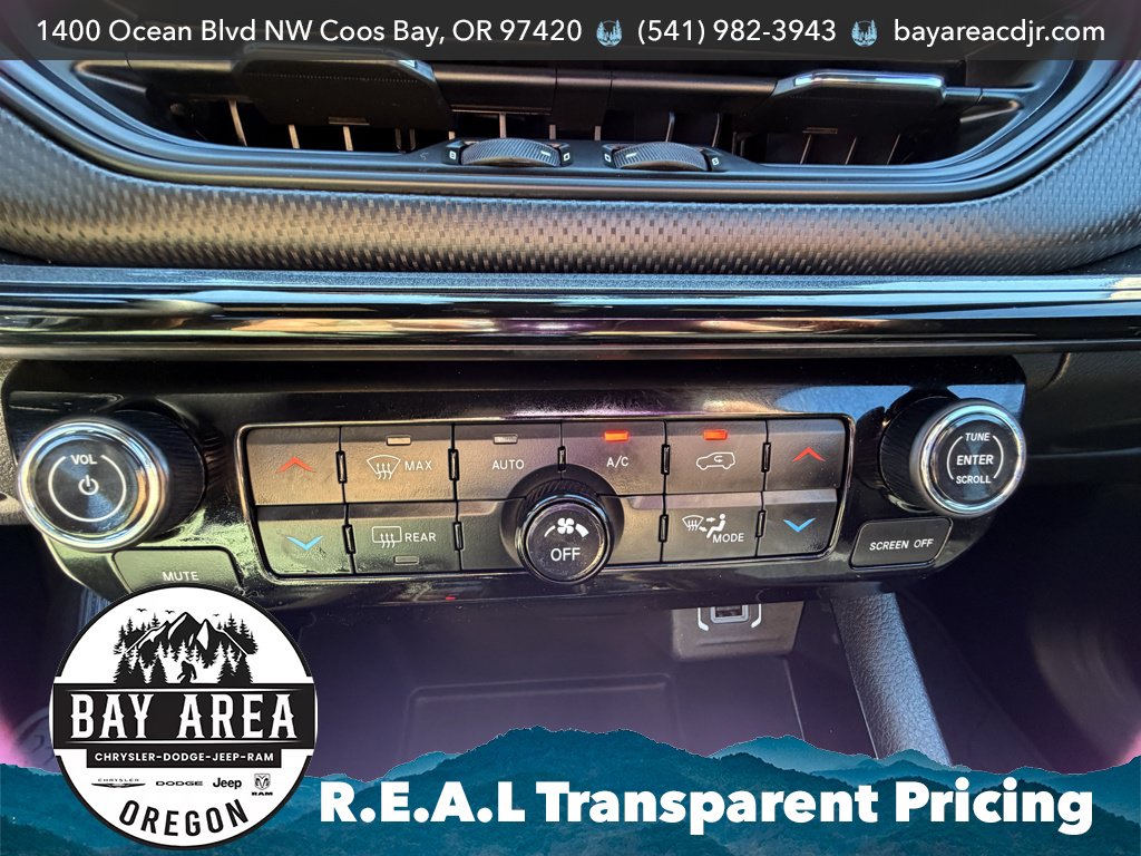 Used 2025 Jeep Compass Latitude w/ Convenience Group AWD/4WD image 25