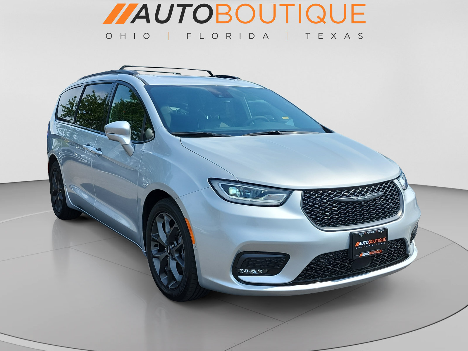 Used 2022 Chrysler Pacifica Limited w/ S Appearance Package FWD image 7