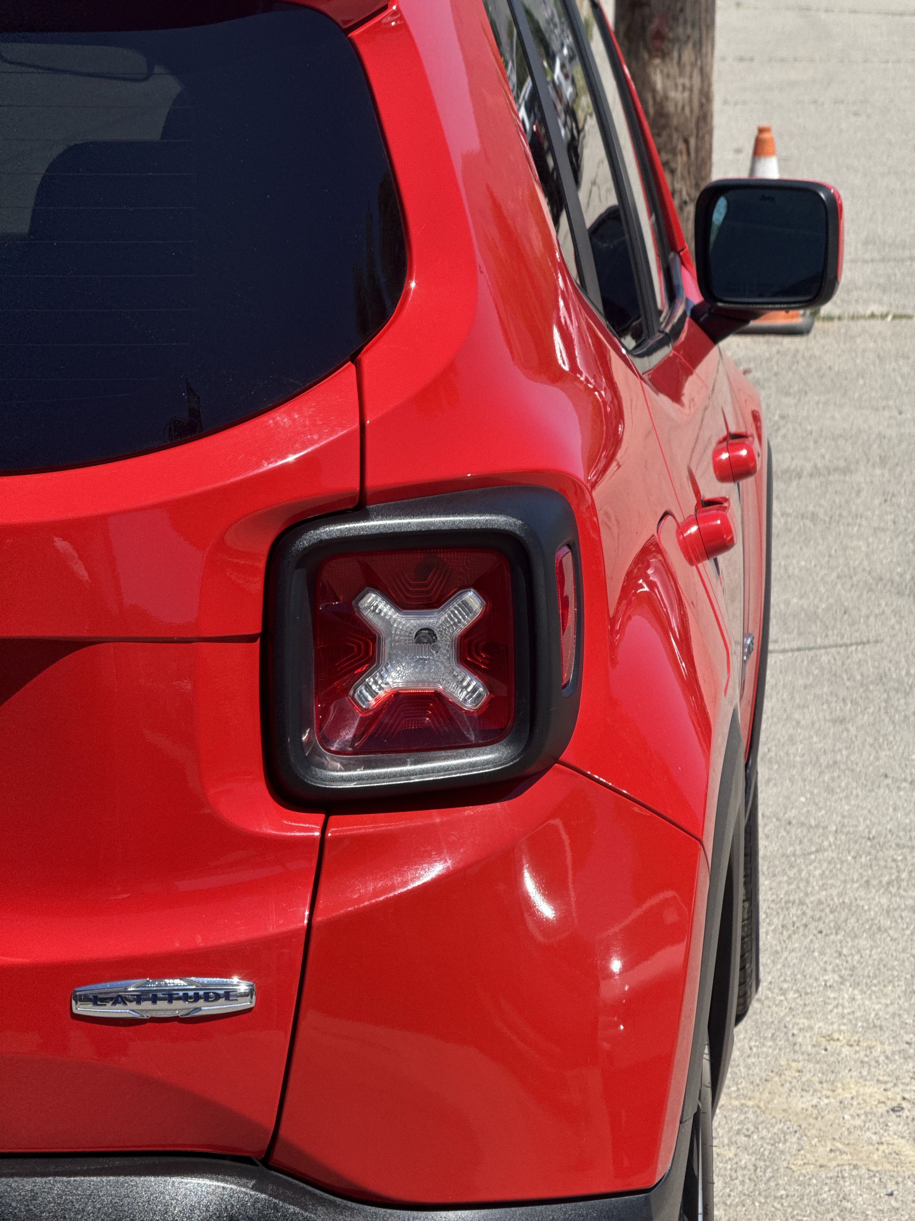 Used 2021 Jeep Renegade Latitude AWD/4WD image 20