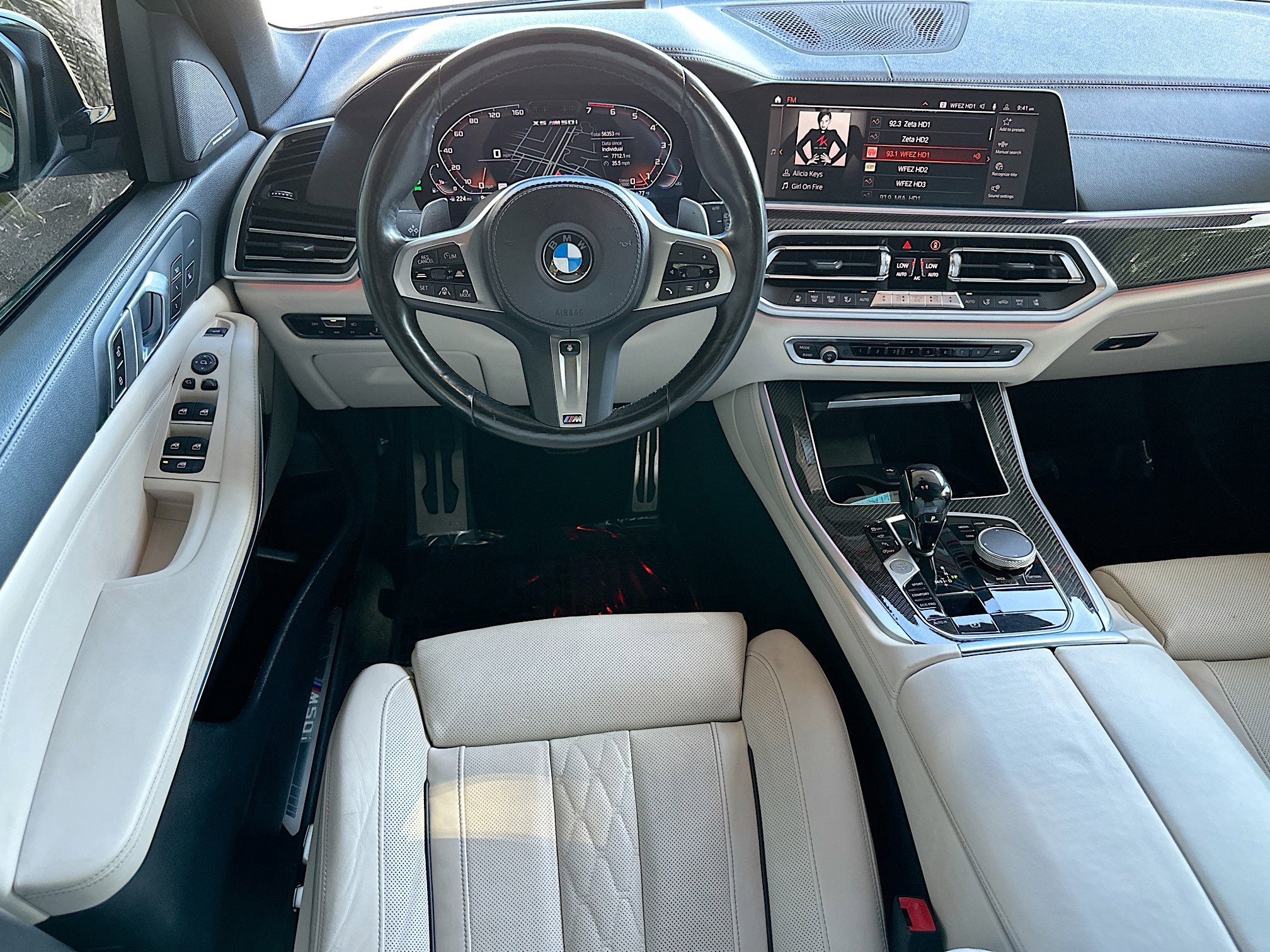 Used 2022 BMW X5 M50i image 24