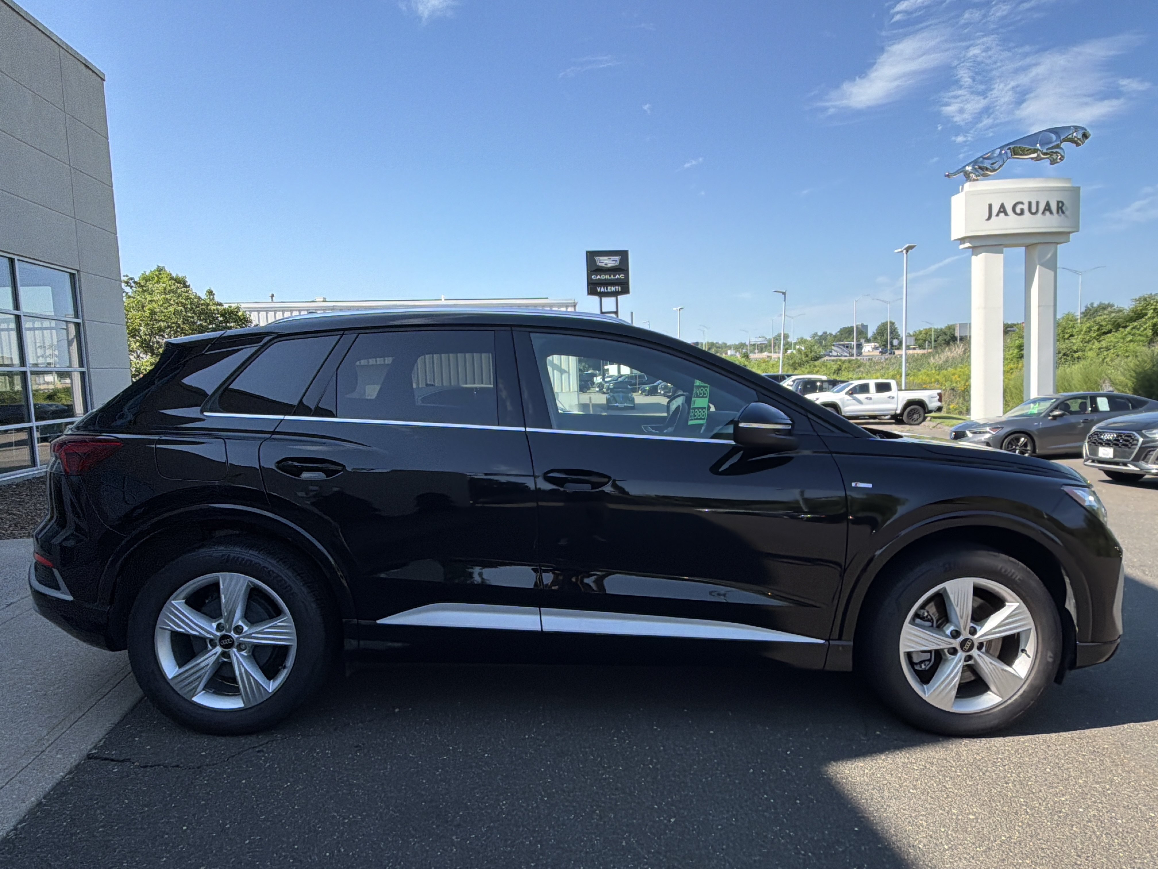 Used 2023 Audi Q4 e-tron Premium Plus w/ Premium Plus AWD/4WD image 3