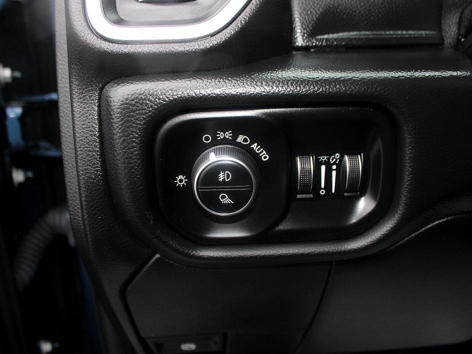 Used 2019 RAM 2500 Laramie image 15