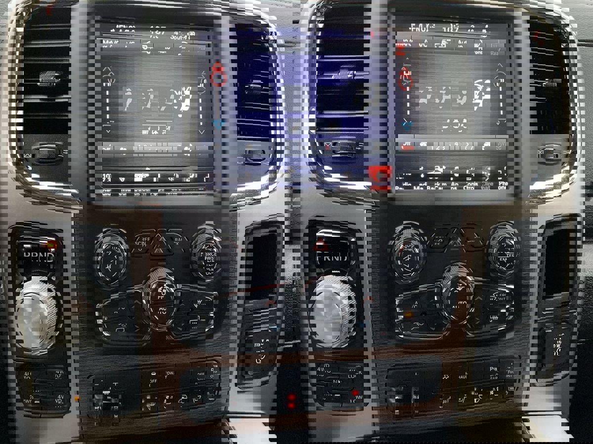 Used 2018 RAM 1500 Laramie image 26