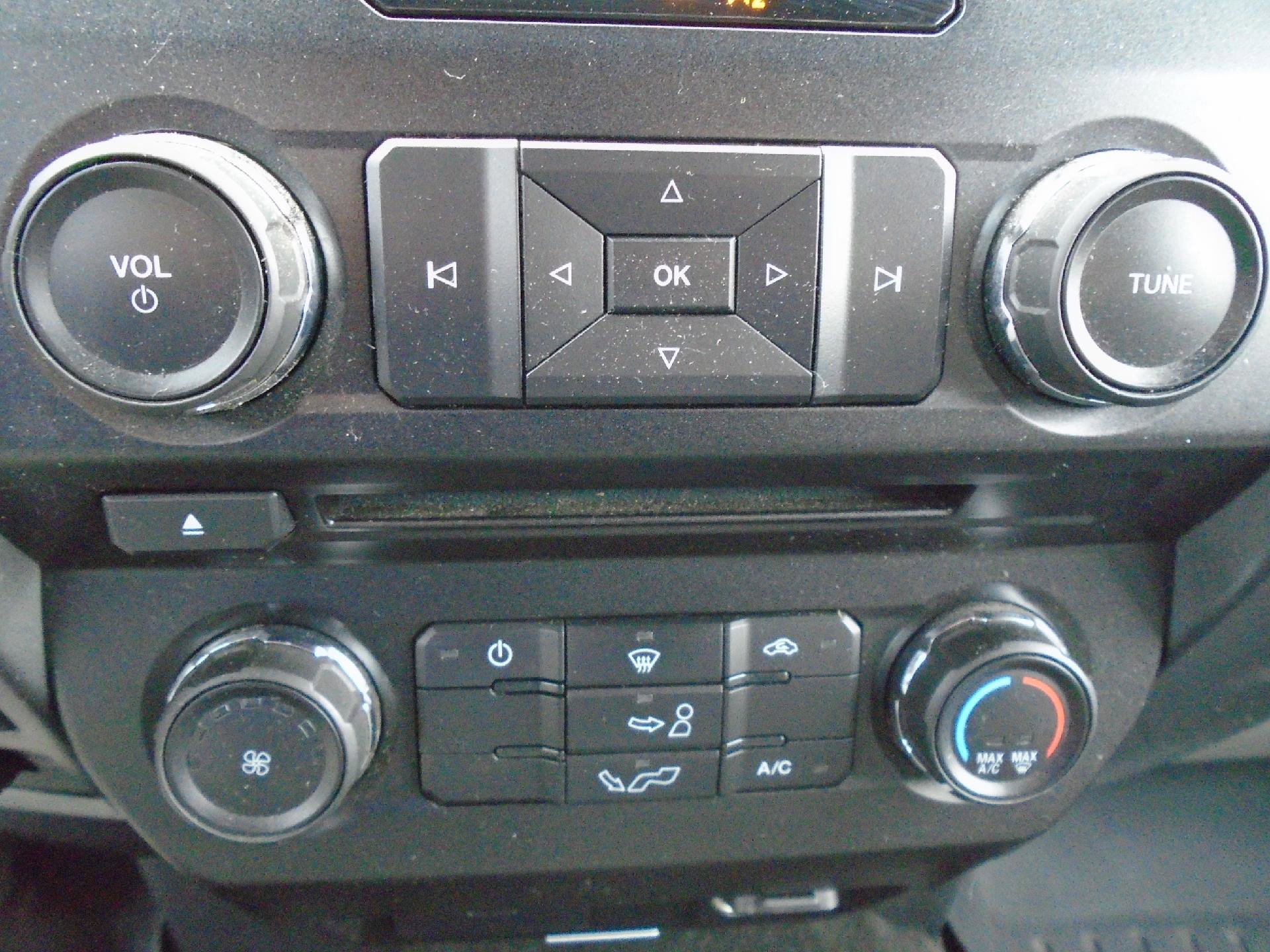 Used 2018 Ford F150 XLT w/ Trailer Tow Package image 16