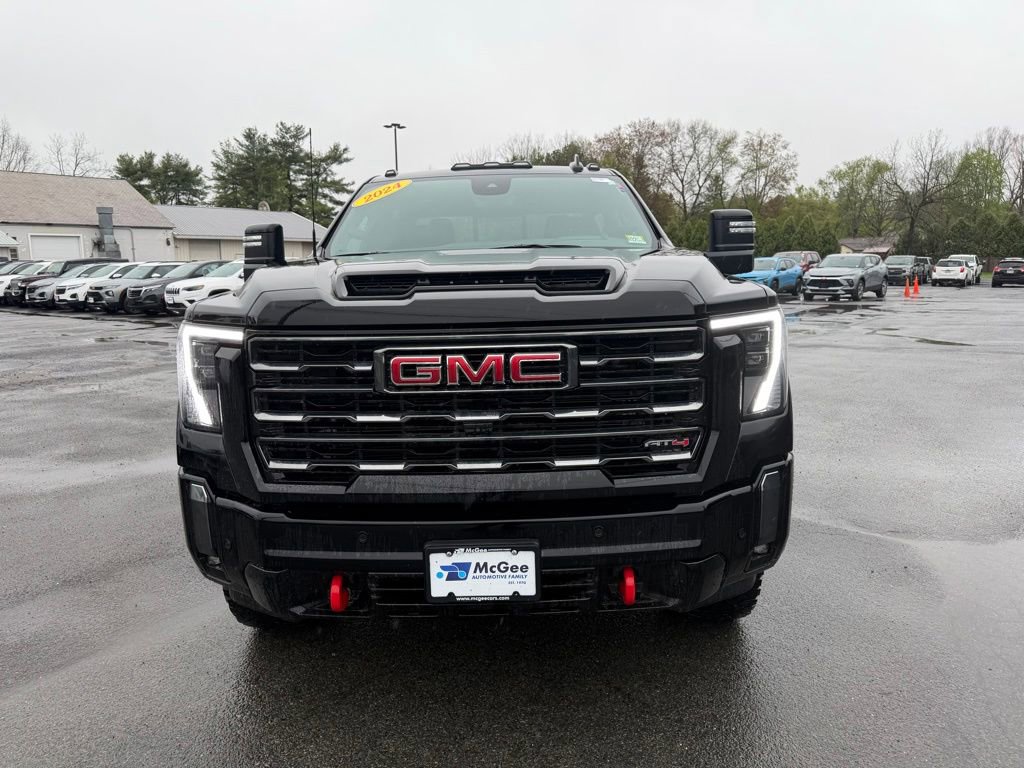 Used 2024 GMC Sierra 2500 AT4 w/ Technology Package AWD/4WD image 2
