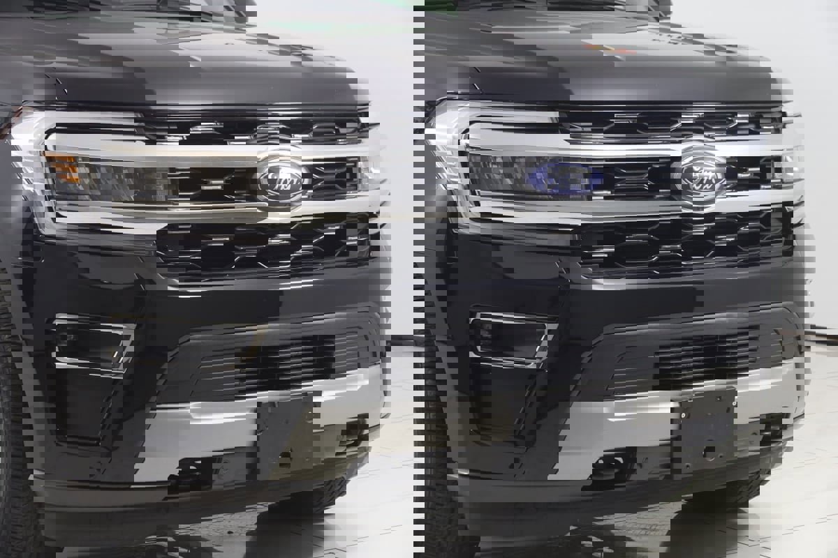 Used 2022 Ford Expedition Limited image 40