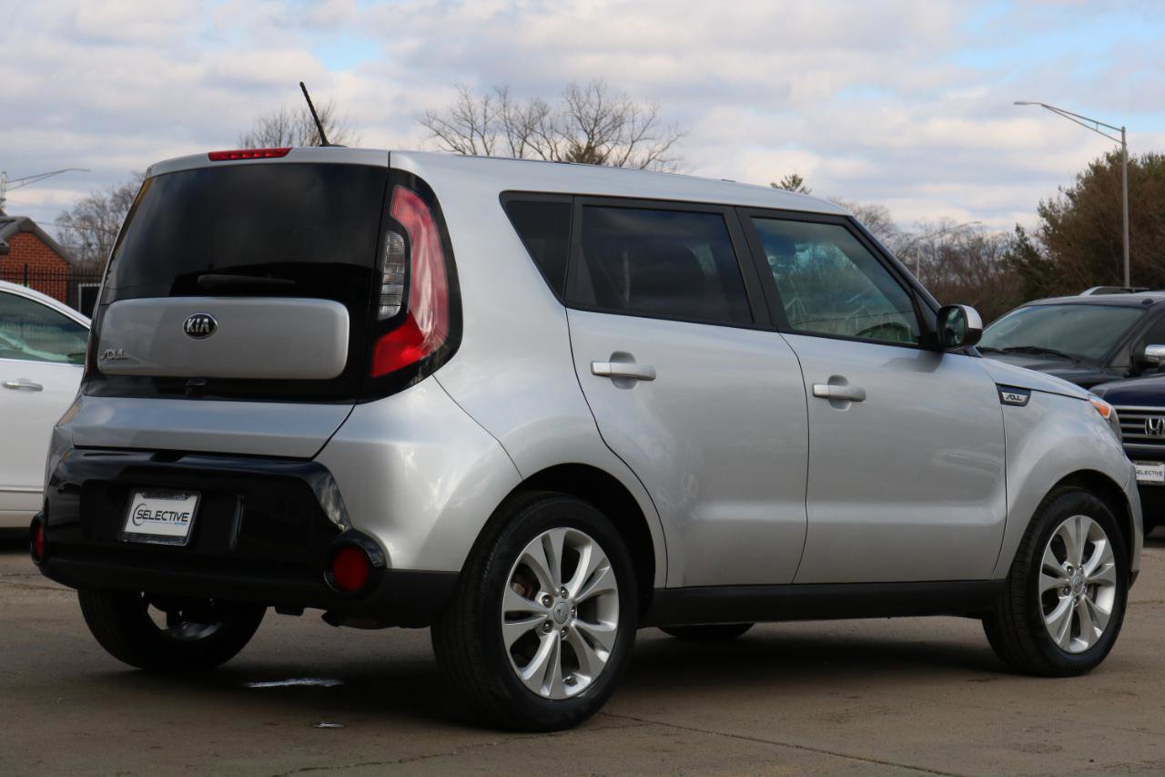 Used 2016 Kia Soul + FWD image 10