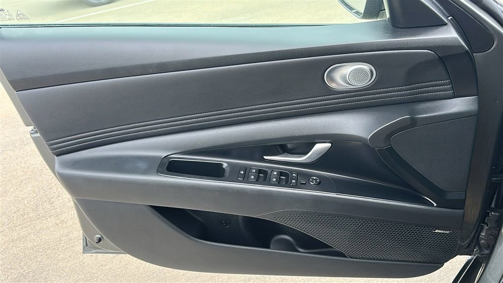 Used 2025 Hyundai Elantra Limited FWD image 20