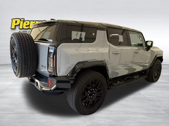 Used 2024 GMC Hummer EV 2X w/ LPO, Illumination Package image 8