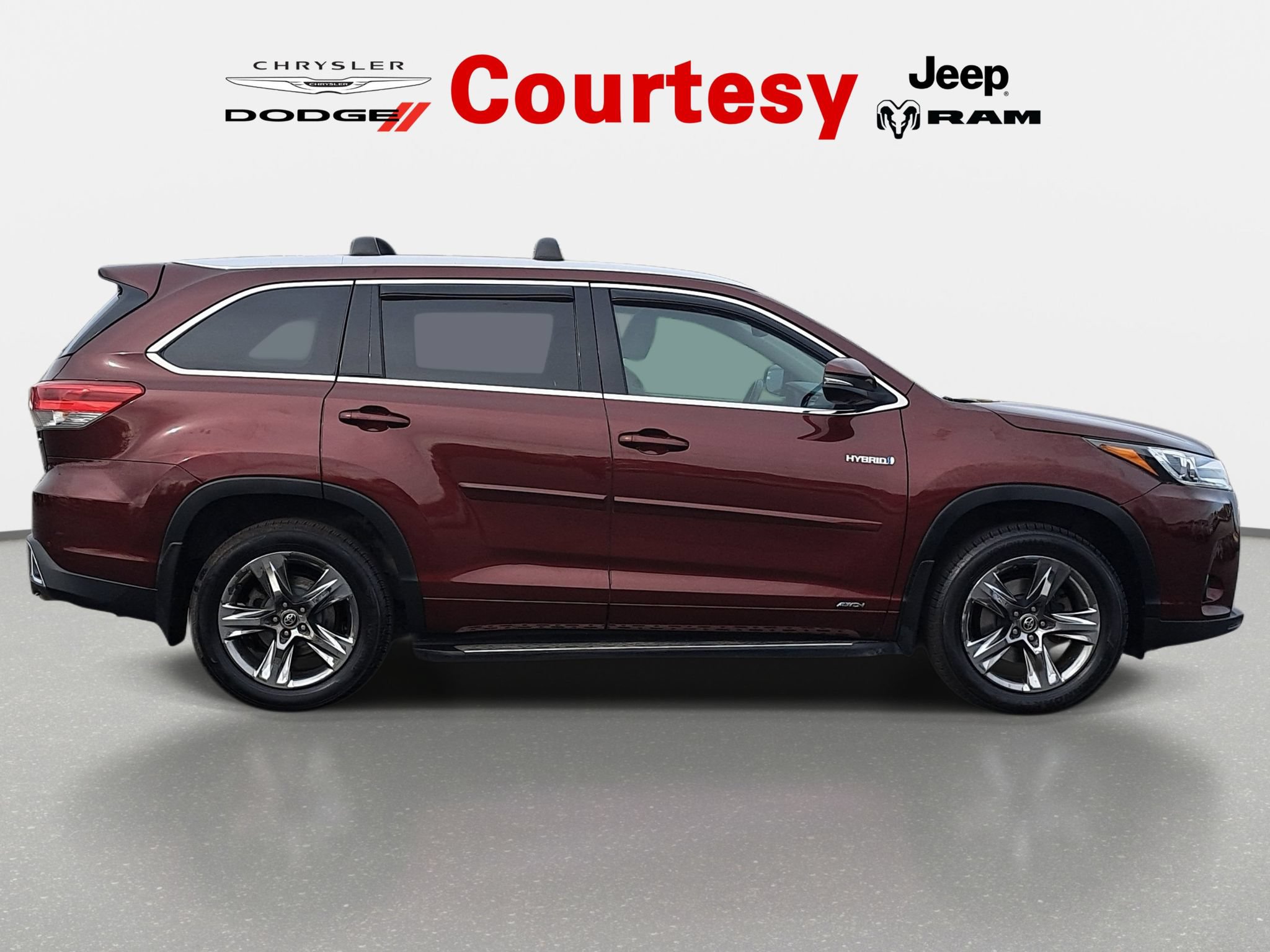Used 2019 Toyota Highlander Limited Platinum AWD/4WD image 2