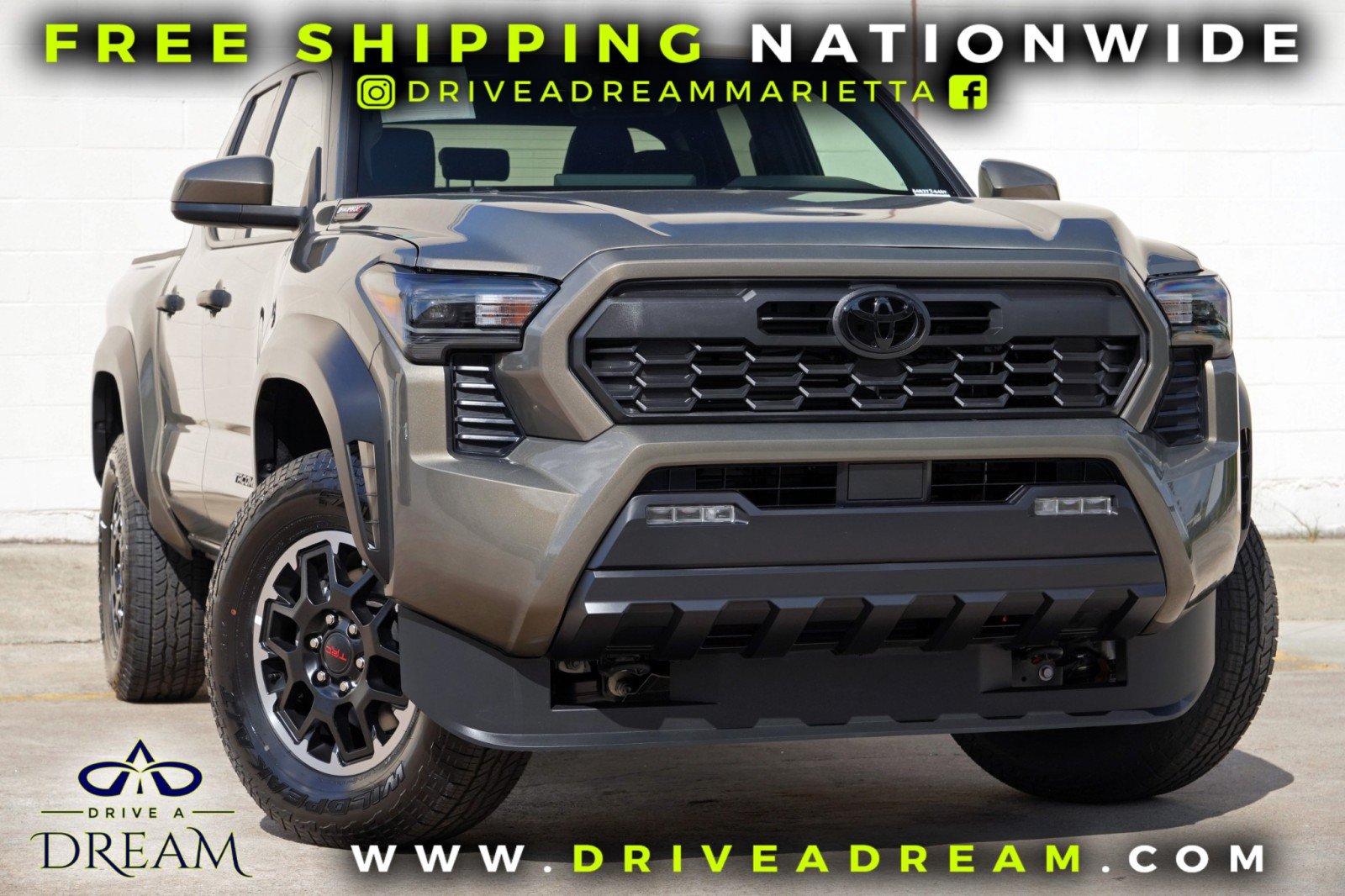 Used 2025 Toyota Tacoma TRD Off-Road AWD/4WD image 2