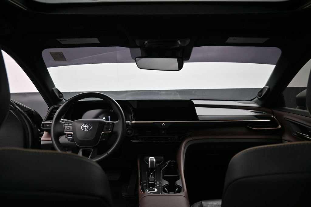 Certified 2024 Toyota Crown AWD/4WD image 30