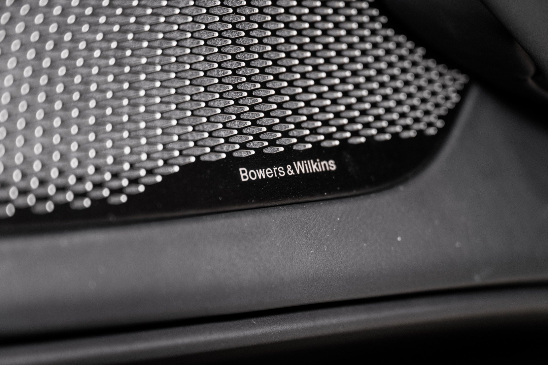 Used 2025 Aston Martin DBX 707 image 54