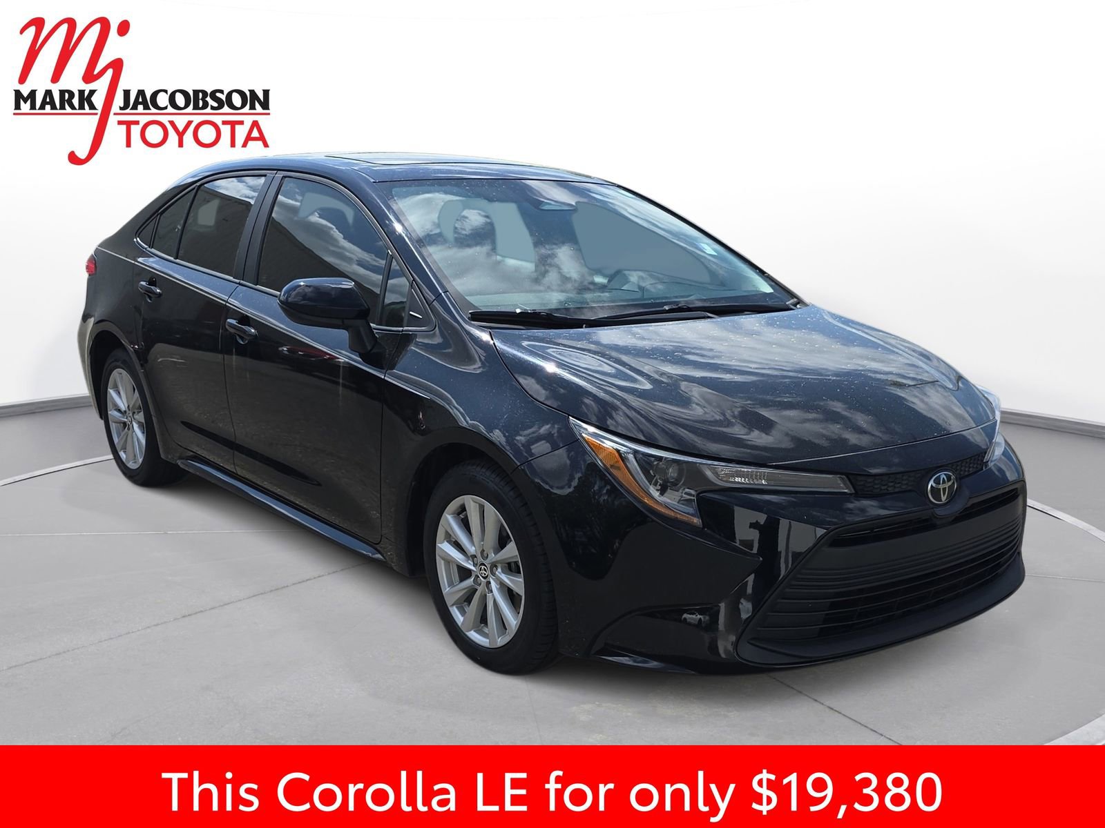 Used 2023 Toyota Corolla LE w/ LE Premium Package image 5