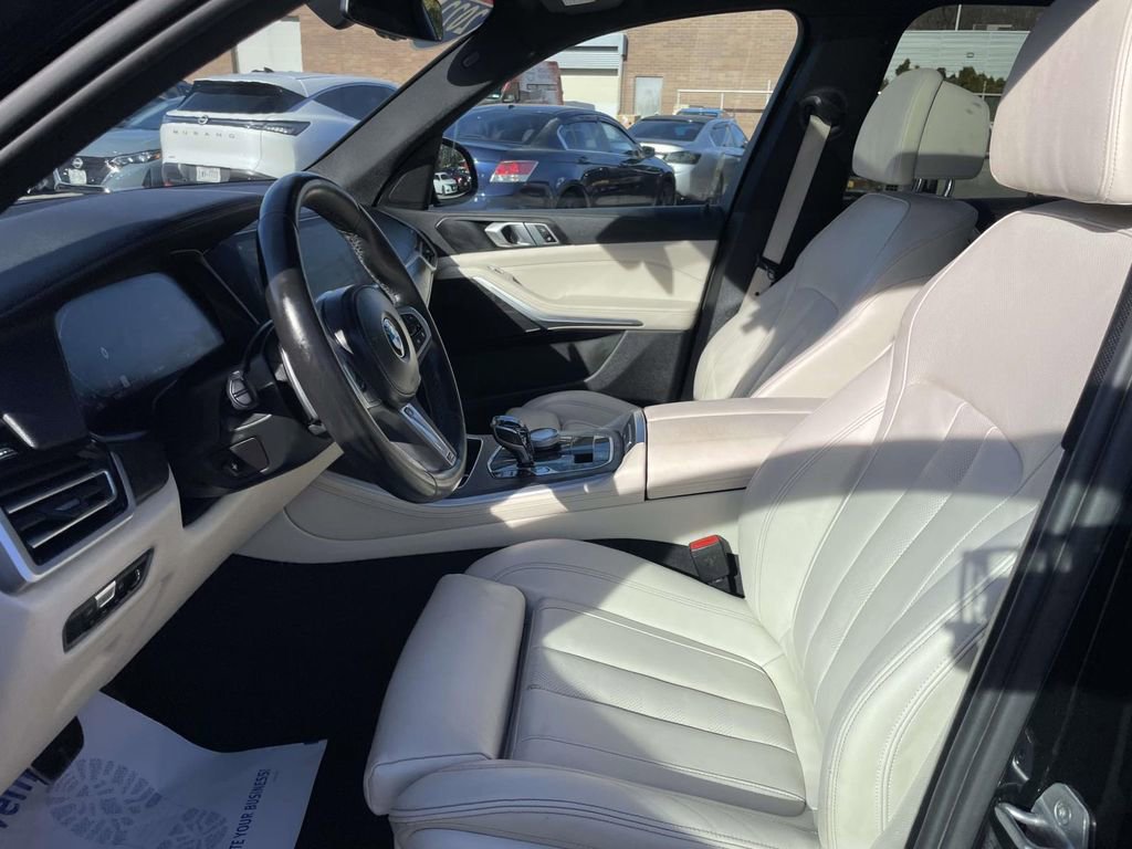 Used 2022 BMW X5 xDrive40i w/ M Sport Package AWD/4WD image 14