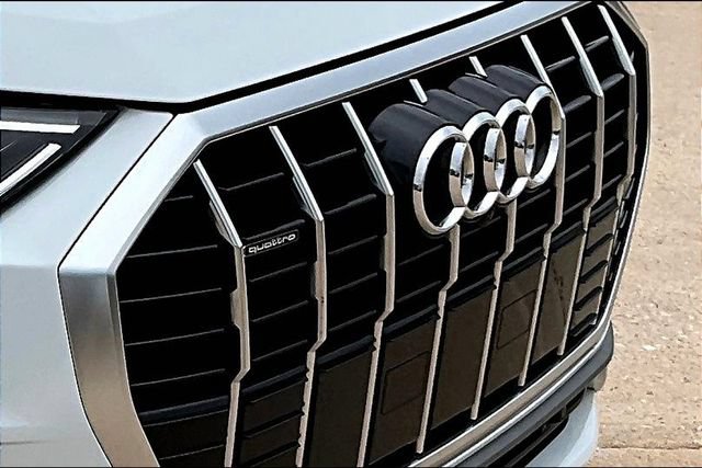 Used 2022 Audi Q3 2.0T Premium Plus w/ Premium Plus Package AWD/4WD image 28