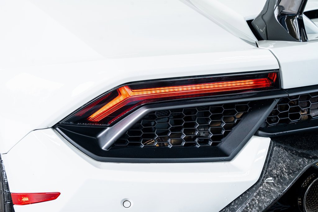 Used 2018 Lamborghini Huracan Performante image 29