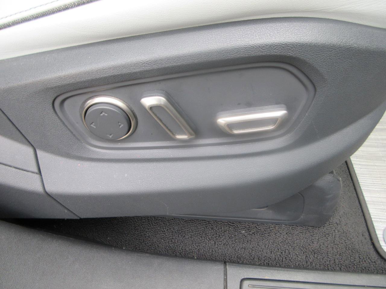 Used 2023 Rivian R1S Launch Edition image 25