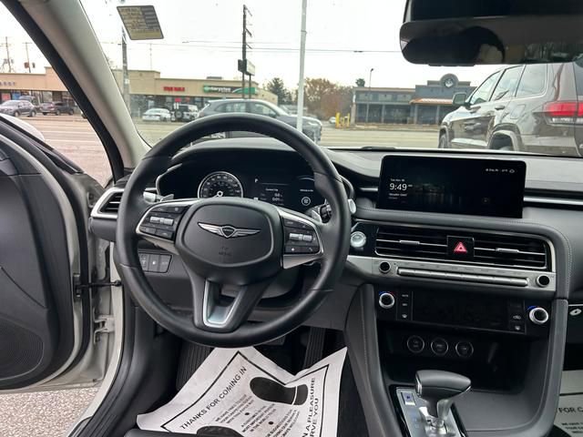 Used 2024 Genesis G70 2.5T image 16