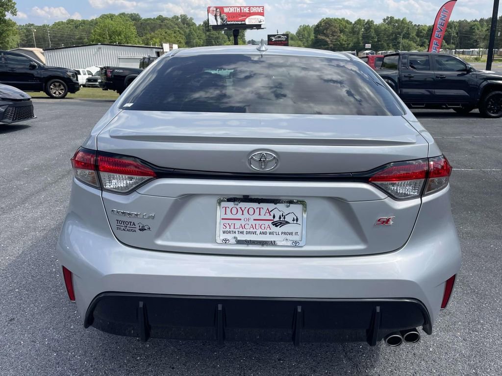 Used 2024 Toyota Corolla SE FWD image 3