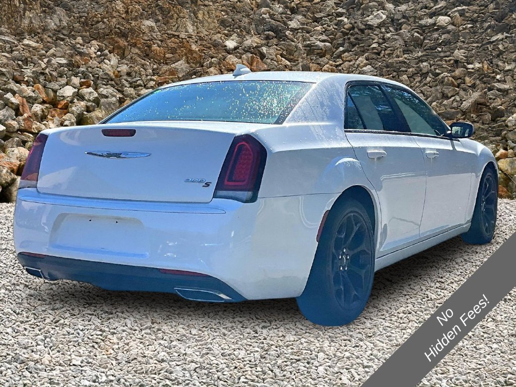 Used 2019 Chrysler 300 S RWD image 2